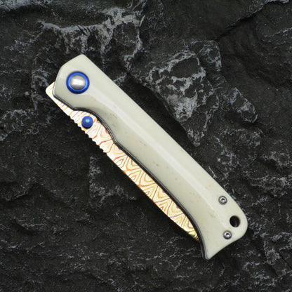Damascus Steel Folding Knife – Chevron Pattern Blade & Bone Handle